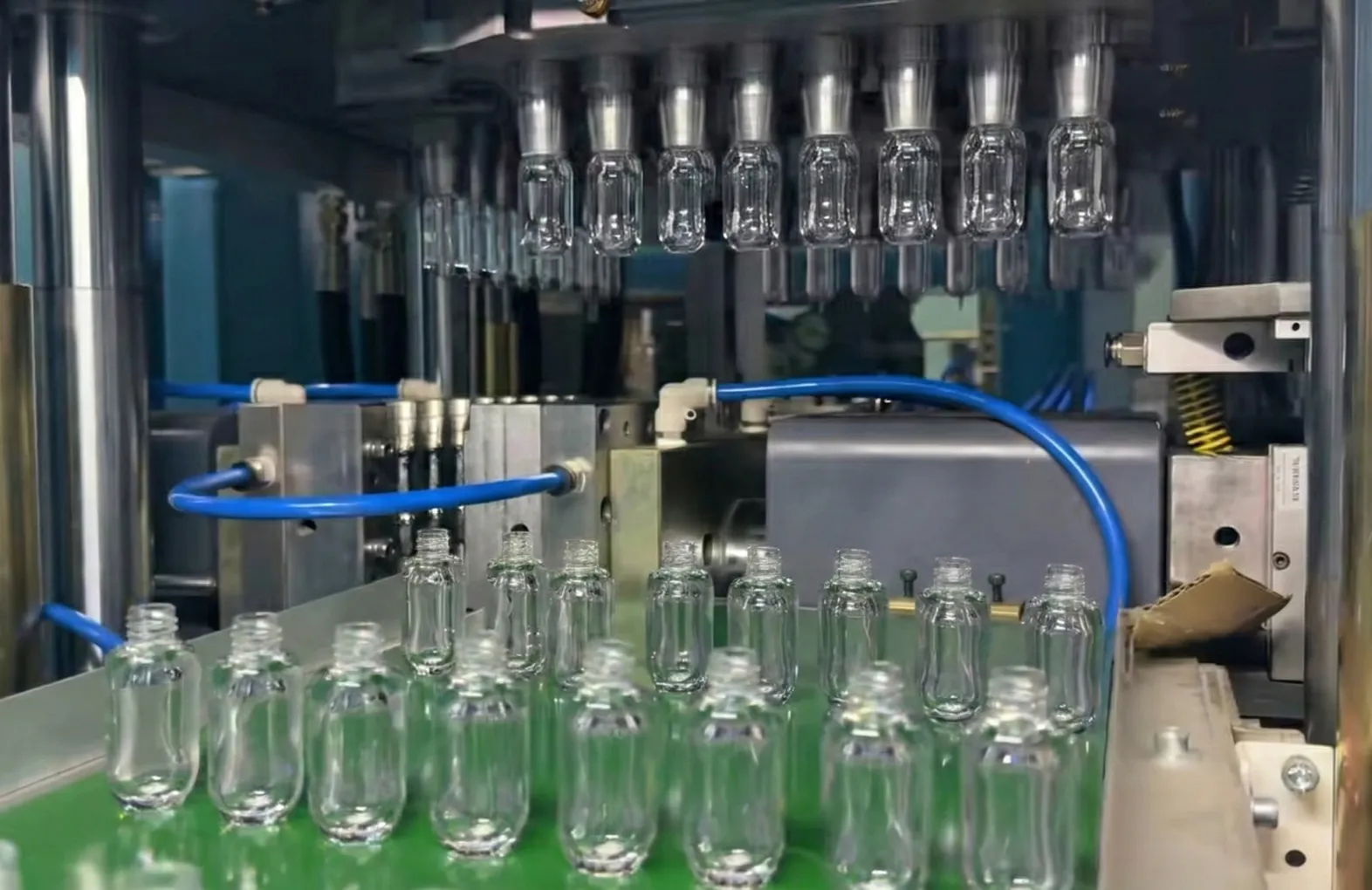 Tek Aşamalı Enjeksiyonlu Germe Şişirme Kalıplama Makinesi