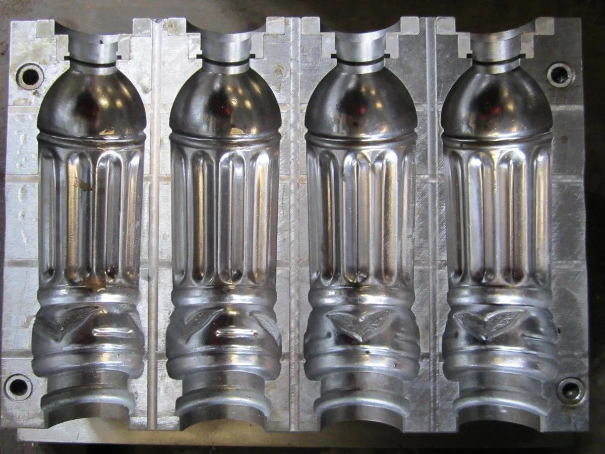 PET Bottle Blowing Mold