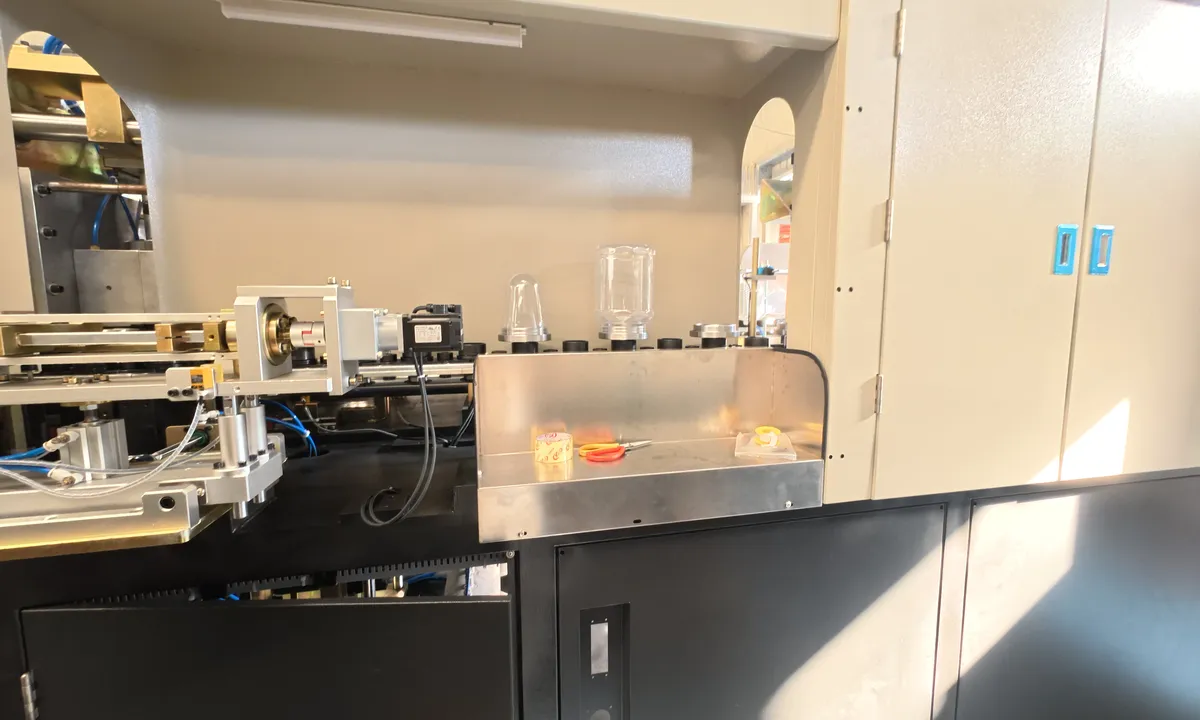 Food Jars and Cans Blow Molding Machine